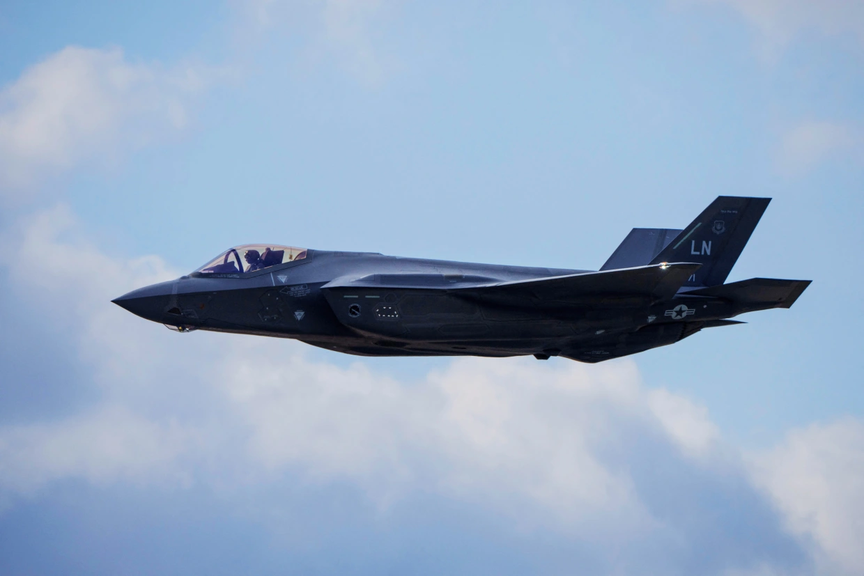 US Authorities launch a massive search for missing F-35 fighter Jet